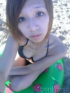 Chinesische Mädchen schauen sexy in Bikinis
 #67602416