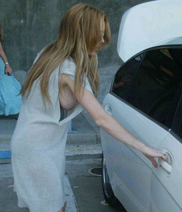 Lindsay lohan en topless
 #75424225