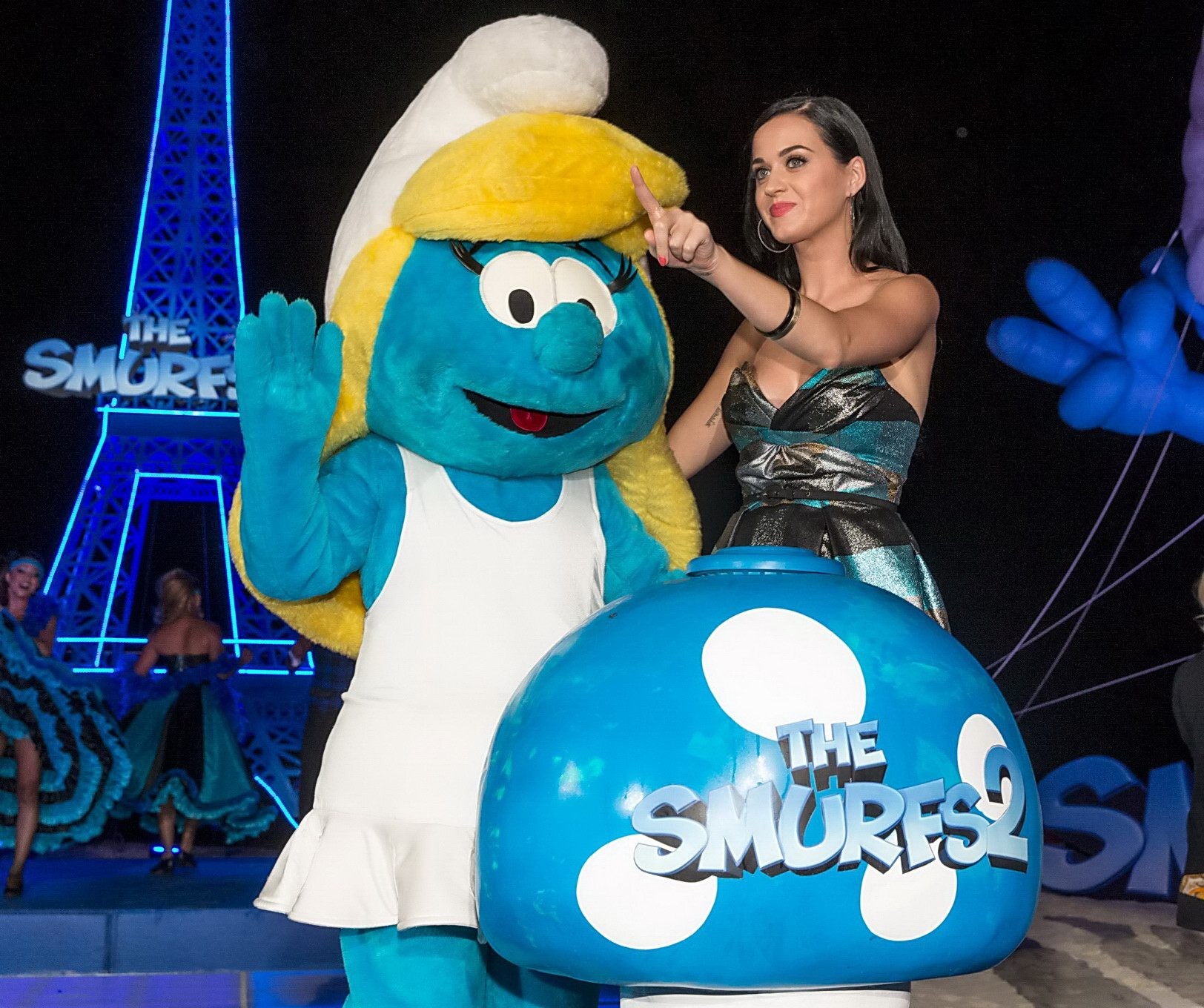 Katy Perry showing big cleavage in a hot strapless dress at The Smurfs 2 party a #75234406