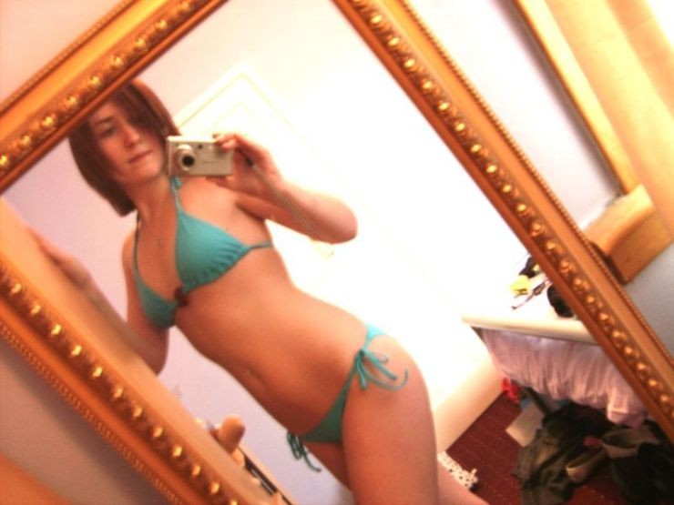 Pictures of different camwhoring amateur babes #77061470