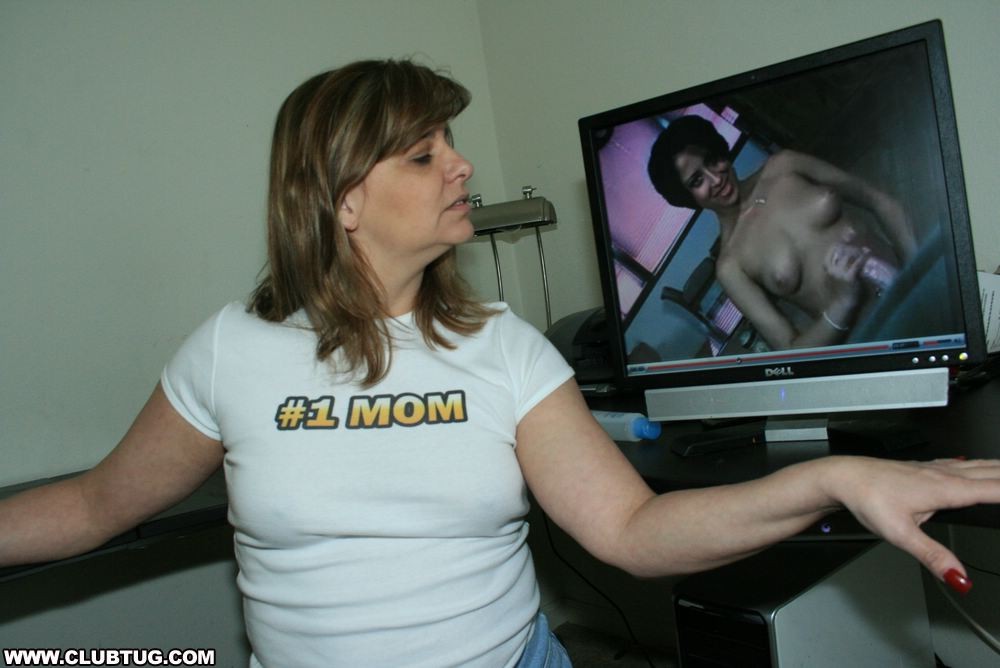 Mamá chupadora de pollas número uno
 #74443214