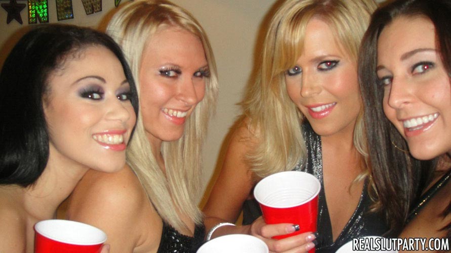 Betrunkene Mädchen ficken wie Huren auf einer Hardcore-Sexorgie-Party
 #76797162