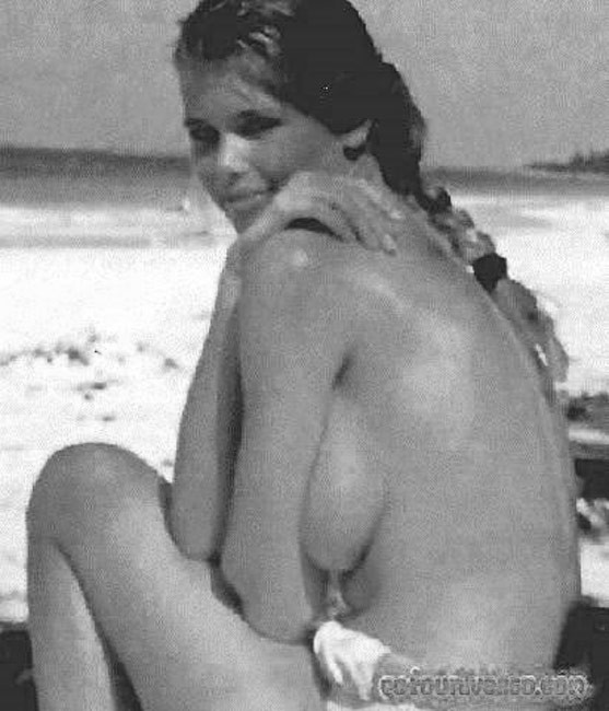 Claudia Schiffer nude pics on the beach #75445819