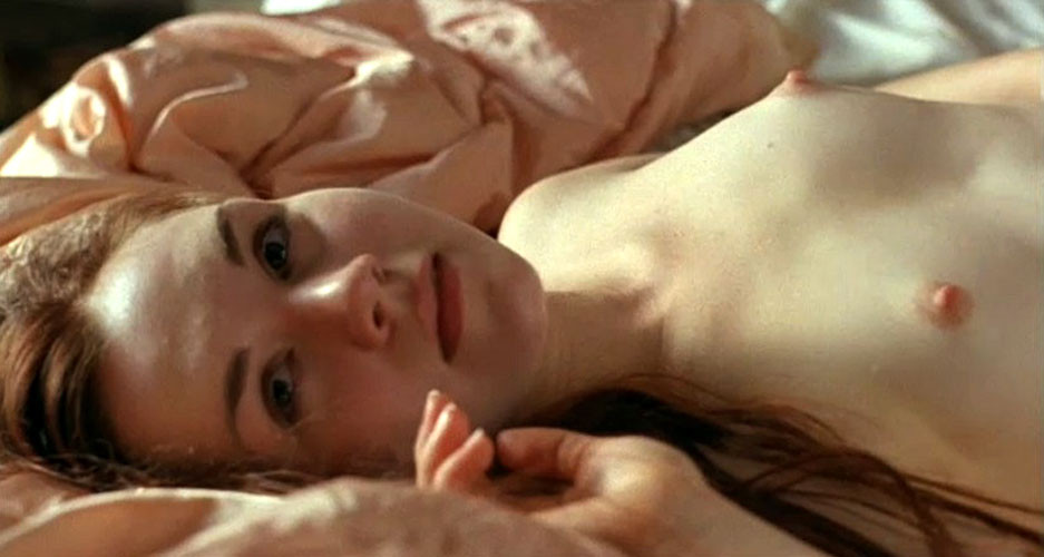 Rachel miner montrant ses beaux gros seins et baisant dur dans les captures de films nus
 #75399611