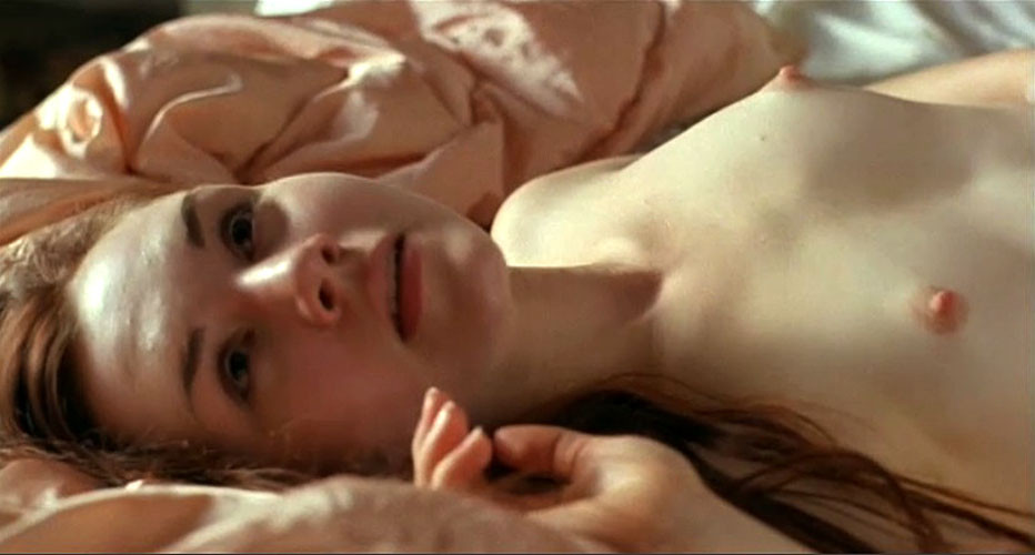 Rachel miner montrant ses beaux gros seins et baisant dur dans les captures de films nus
 #75399620