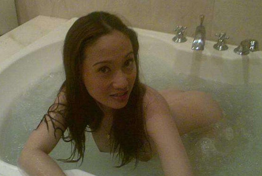 Naughty and hot selfpics taken by an amateur Asian chick #69895350