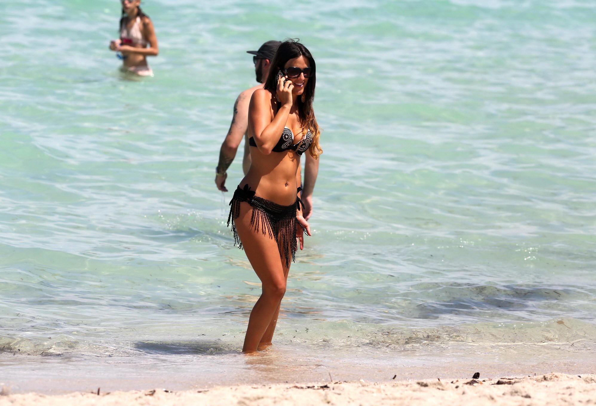 Claudia romani exhibe son corps en bikini à miami beach
 #75222576