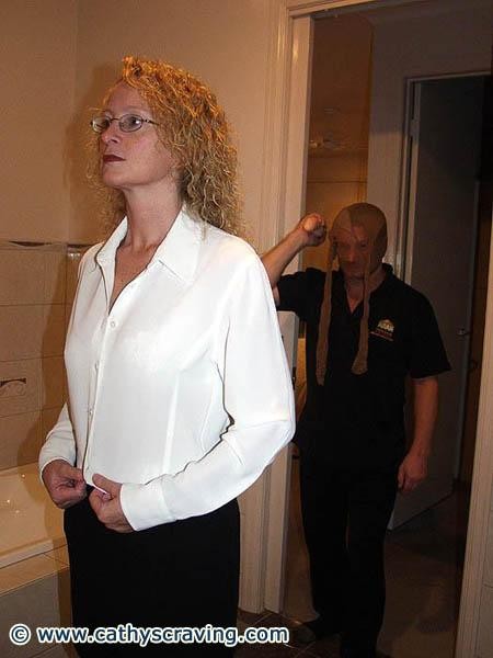 Rubia recibe un asalto anal por parte de un intruso secreto
 #69324068