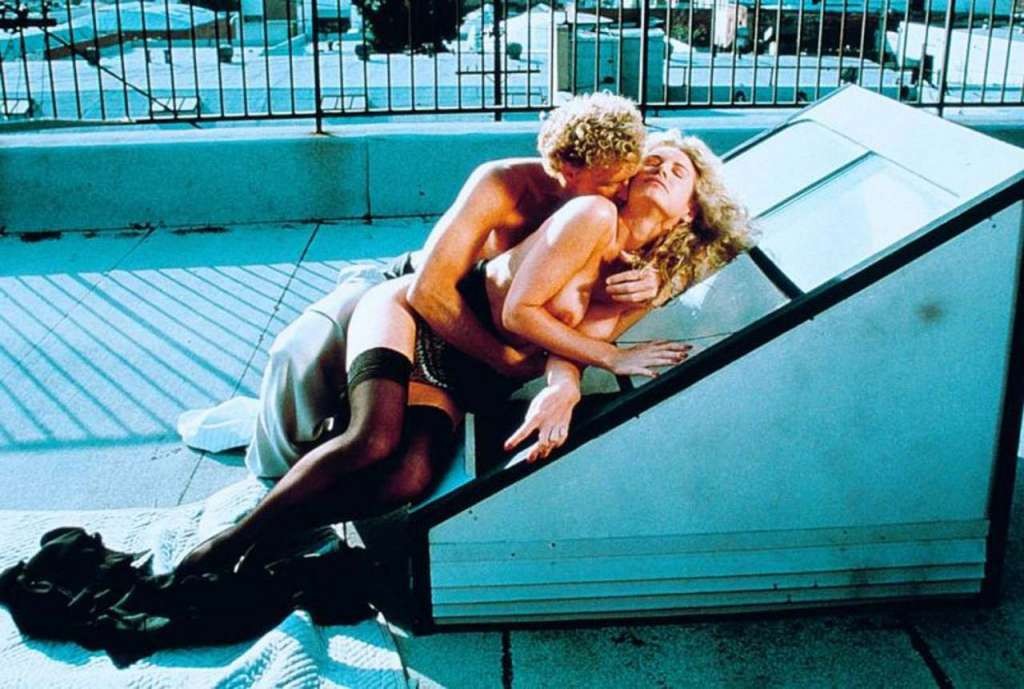 Shannon tweed mostrando sus enormes tetas y follando duro con un chico en la película
 #75324630