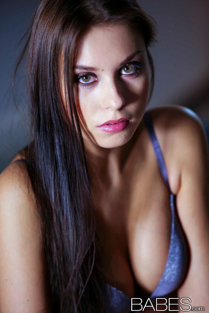 Sabrisse a revela sus tetas perfectas y su coño impecable
 #71191095