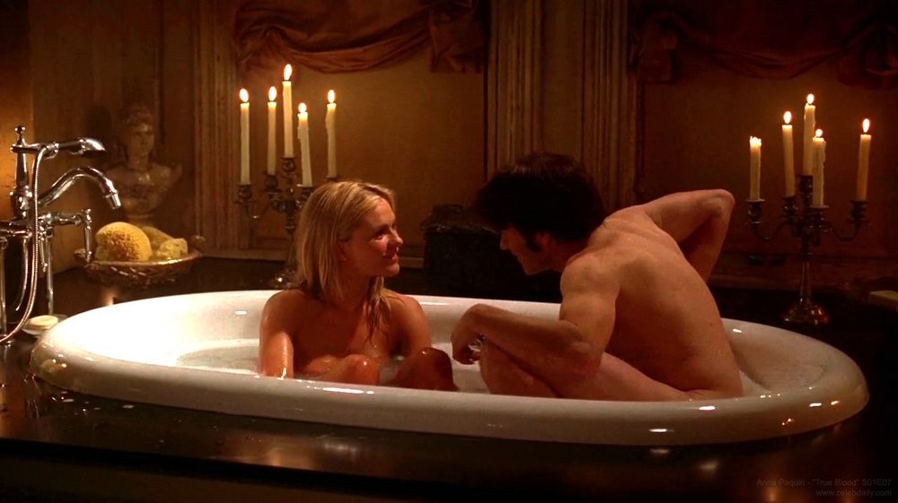 Anna Pacquin montre ses jolis petits seins lors d'une séance de sexe hardcore.
 #75344914