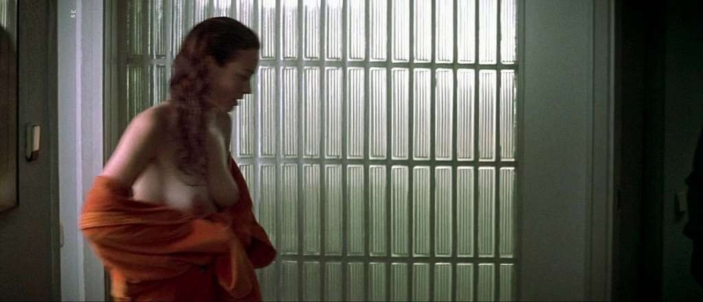 Leonor watling exposant ses beaux gros seins dans des scènes de film nues
 #75328749