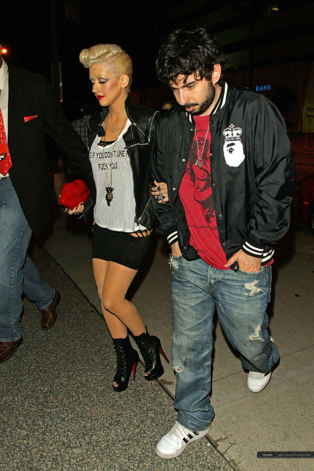 Christina Aguilera very leggy and hot in short mini skirt #75345945