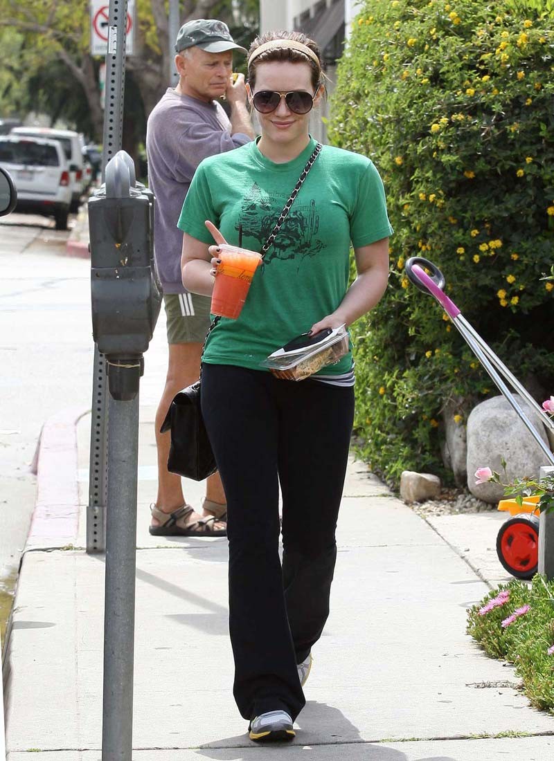 Hilary duff pillada haciendo una mamada después de la propuesta
 #75310741