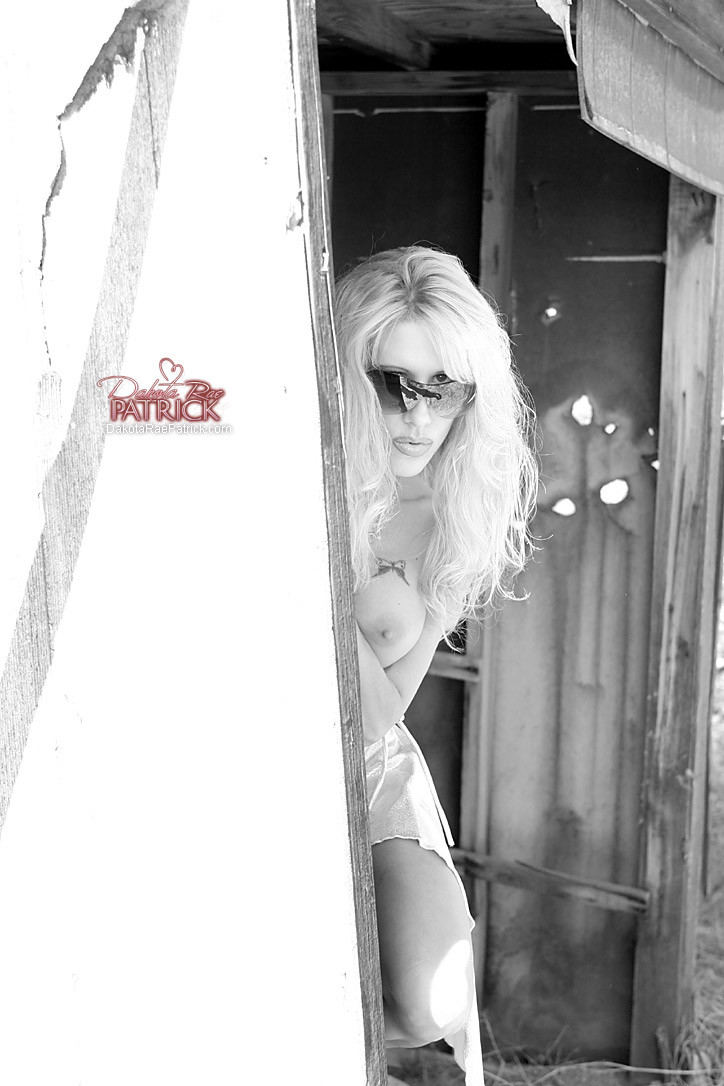 I thought some black and white pics would be pretty cool, I haven't done any in  #71137887