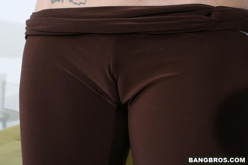 Coño cameltoe teniendo morena tatuada chupa un largo johnson
 #76098302