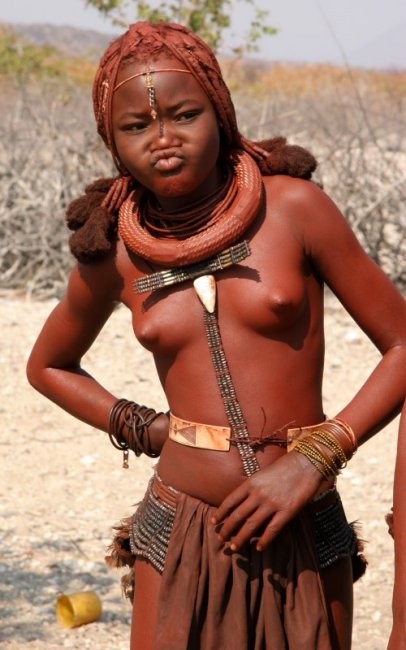 裸でポーズをとるアフリカの部族
 #73219635