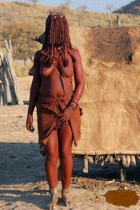 Tribus africanas reales posando desnudas
 #73219657