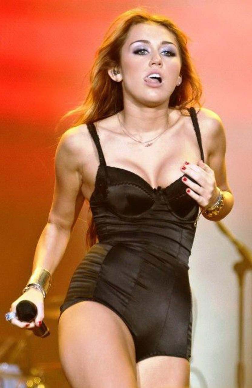 Miley Cyrus looking fucking sexy and hot on her private photos #75309585