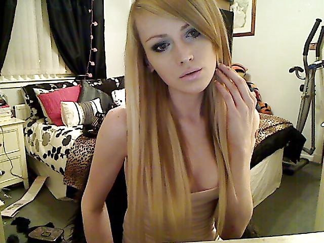 Transsexuelle 20-jährige blonde Teenie Ellery Bonbons in hausgemachten Spiegel selfshots
 #67366472
