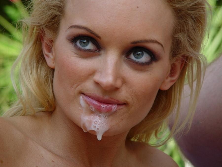 Rubia cachonda chupando una polla y recibiendo una corrida facial
 #72836024