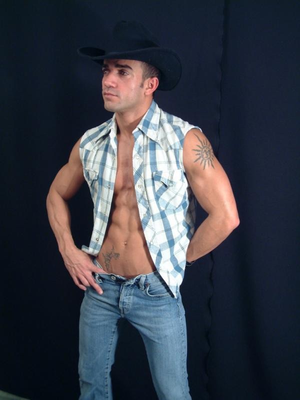 セクシーなカウボーイの裸体
 #76996009