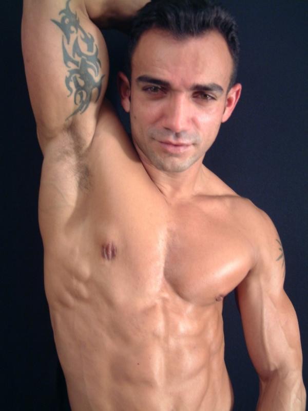 Sexy gebauter nackter Cowboy
 #76996073