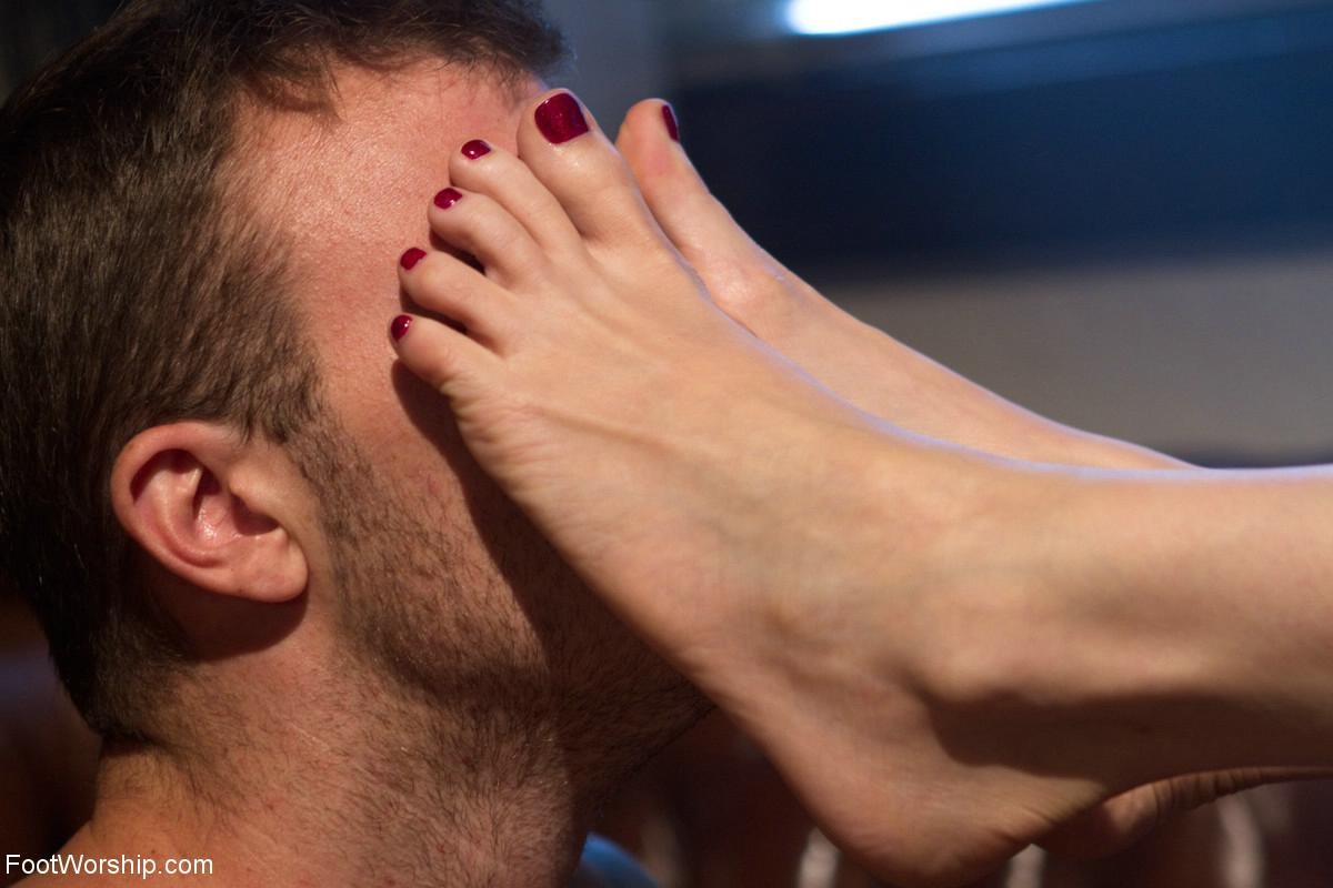 Milf caliente en acción de sexo fetichista de pies, incl. paja de pies
 #76472616