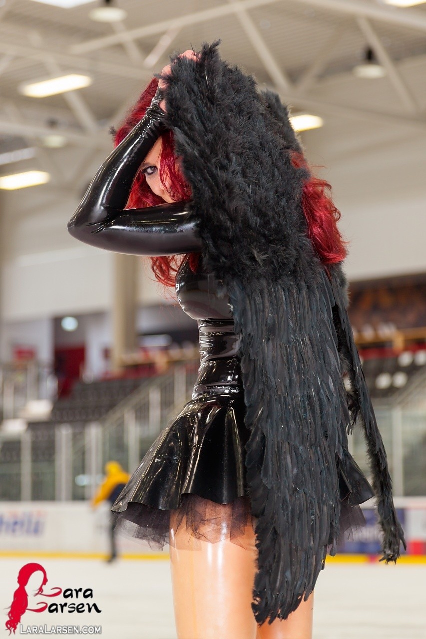 Redhead in latex #72415616
