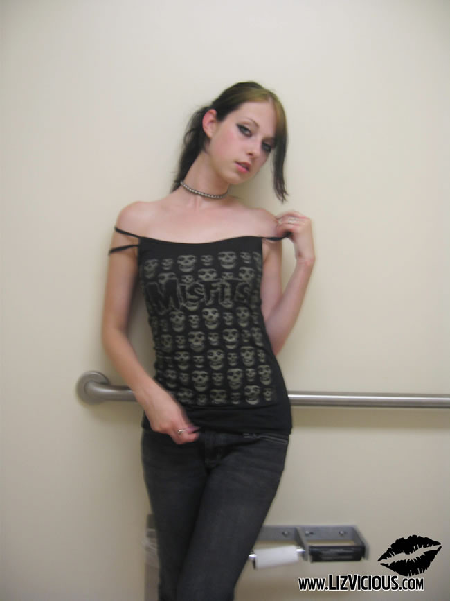 Goth chick in a public bathroom jams a vibrator in her pussy #76280799