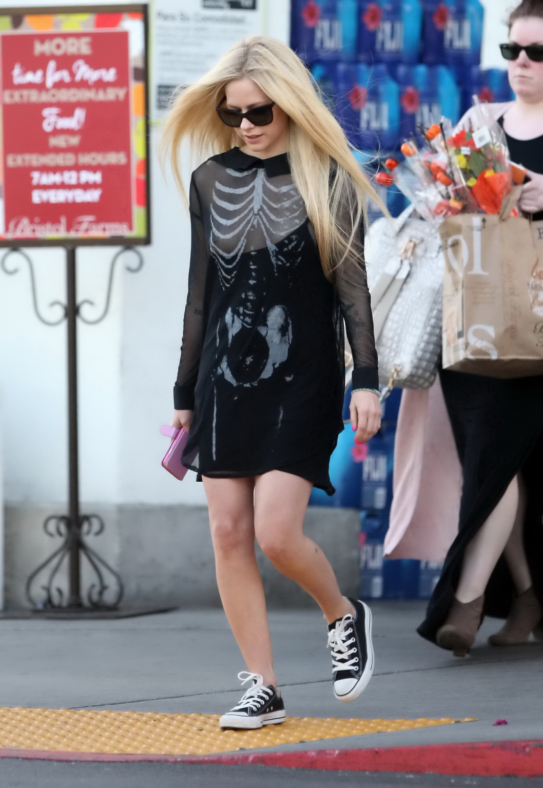 Avril Lavigne skeleton costume malfunction and ass show #75150888
