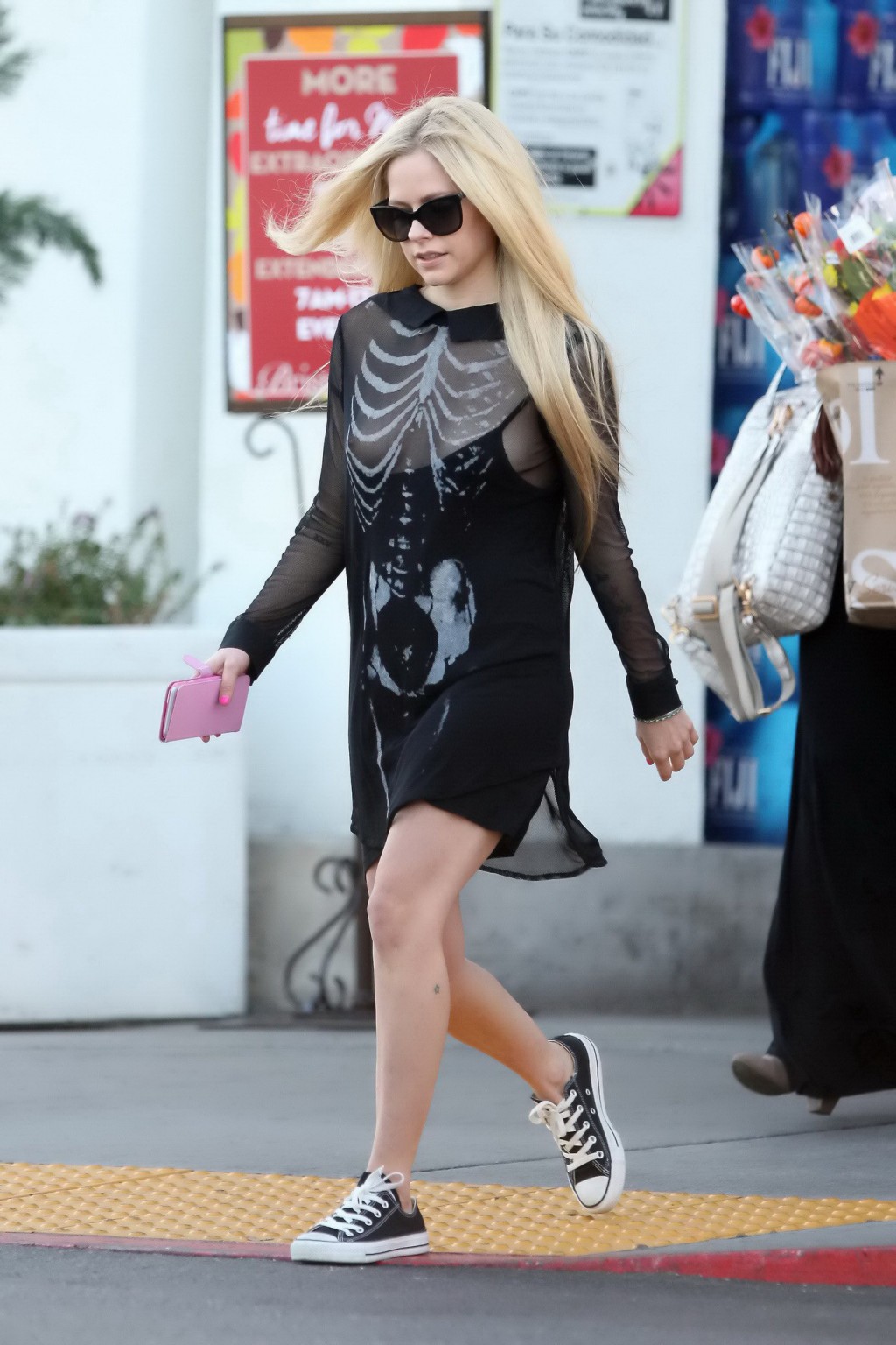 Avril Lavigne skeleton costume malfunction and ass show #75150904