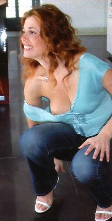 Fotos frescas de novia dando oral
 #68159734