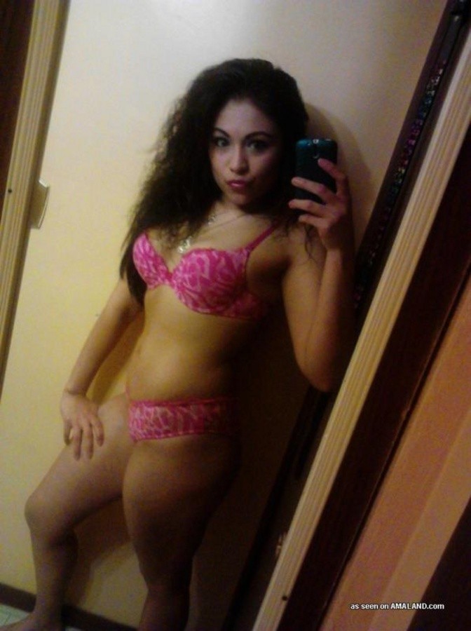 Amateur mexican babe camwhoring in front of the mirror #67637030