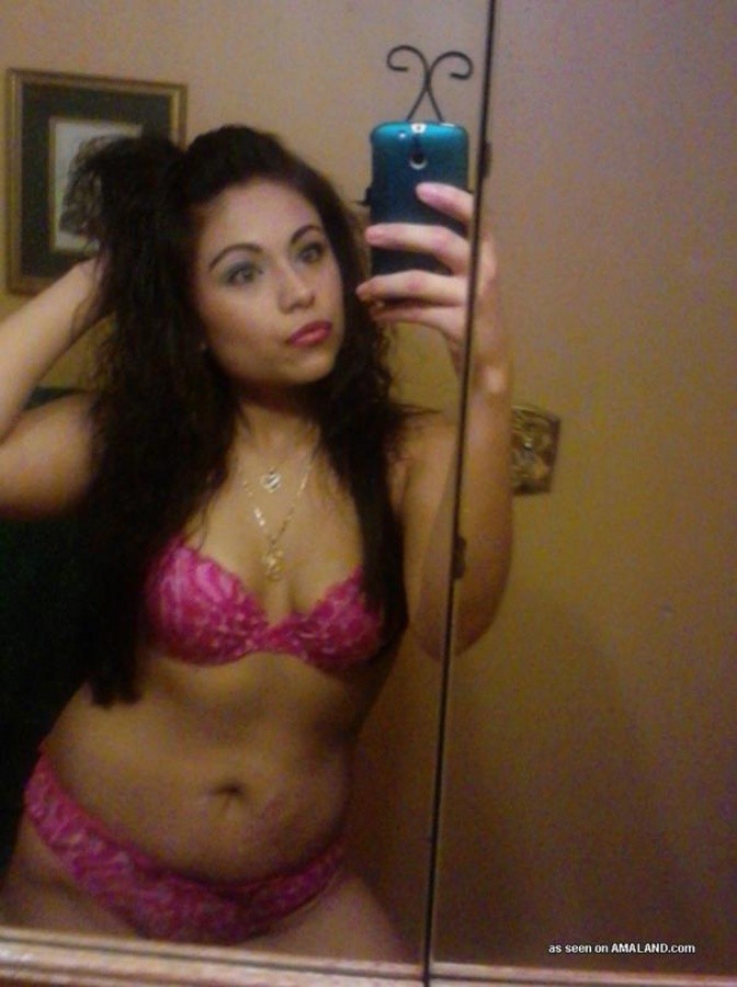 Amateur mexican babe camwhoring in front of the mirror #67637038