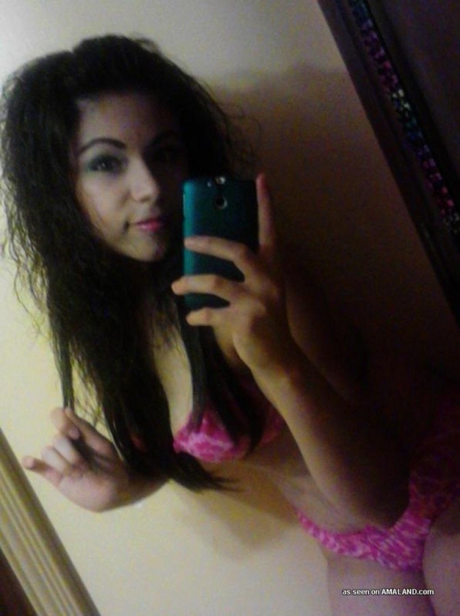 Amateur mexican babe camwhoring in front of the mirror #67637063