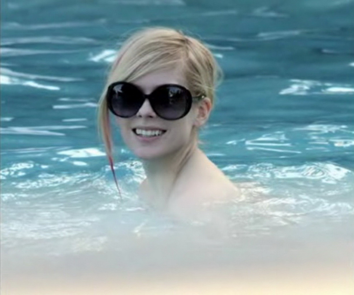 Avril Lavigne caught naked in the pool with her friend #75194979