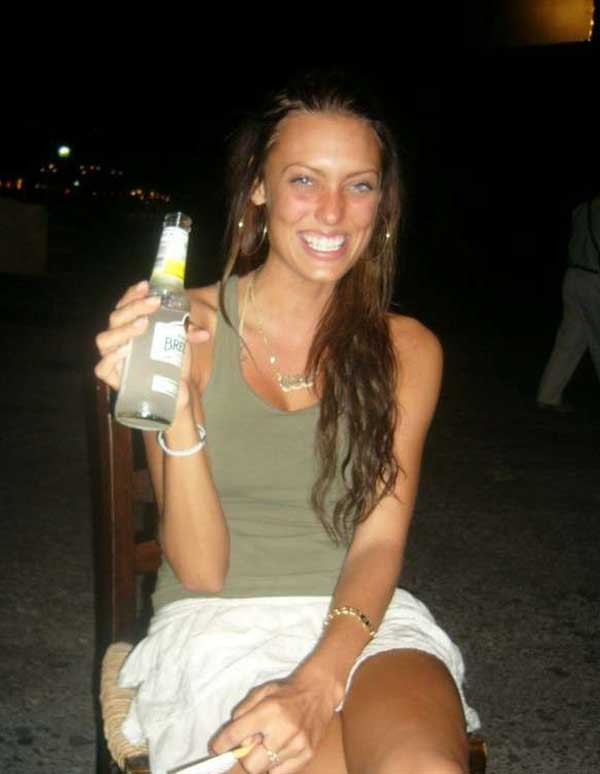 Fotos salvajes de borrachas en una fiesta loca
 #76395464