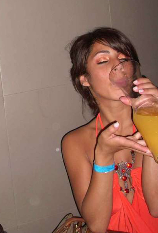 Fotos salvajes de borrachas en una fiesta loca
 #76395494