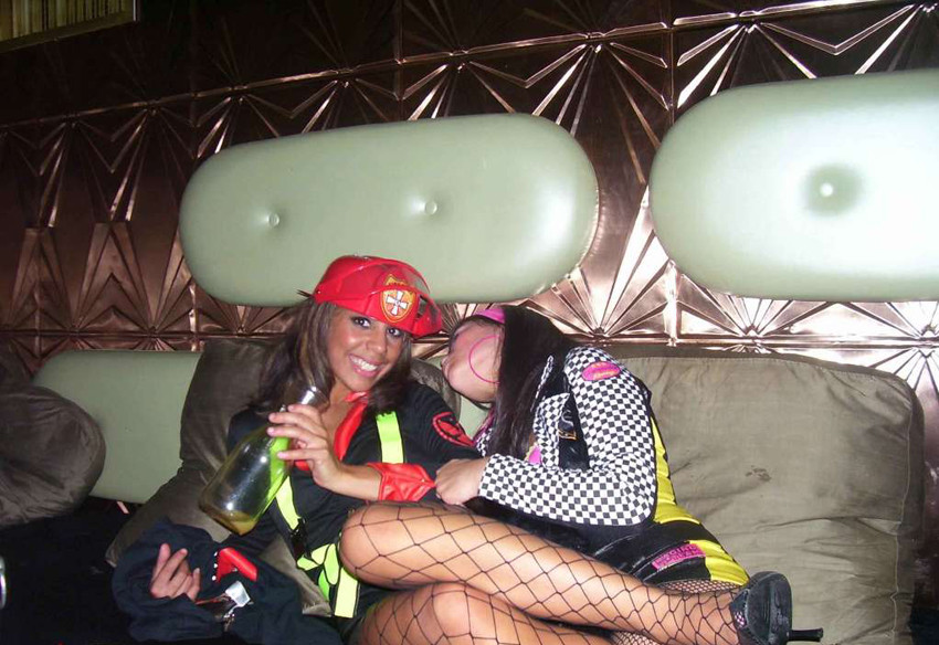 Fotos salvajes de borrachas en una fiesta loca
 #76395513