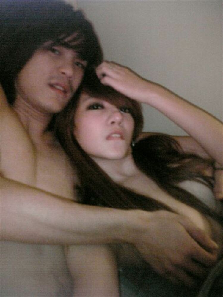 アジアの女性たちがカメラに向かってポーズをとっている写真 3ページ目
 #67795827