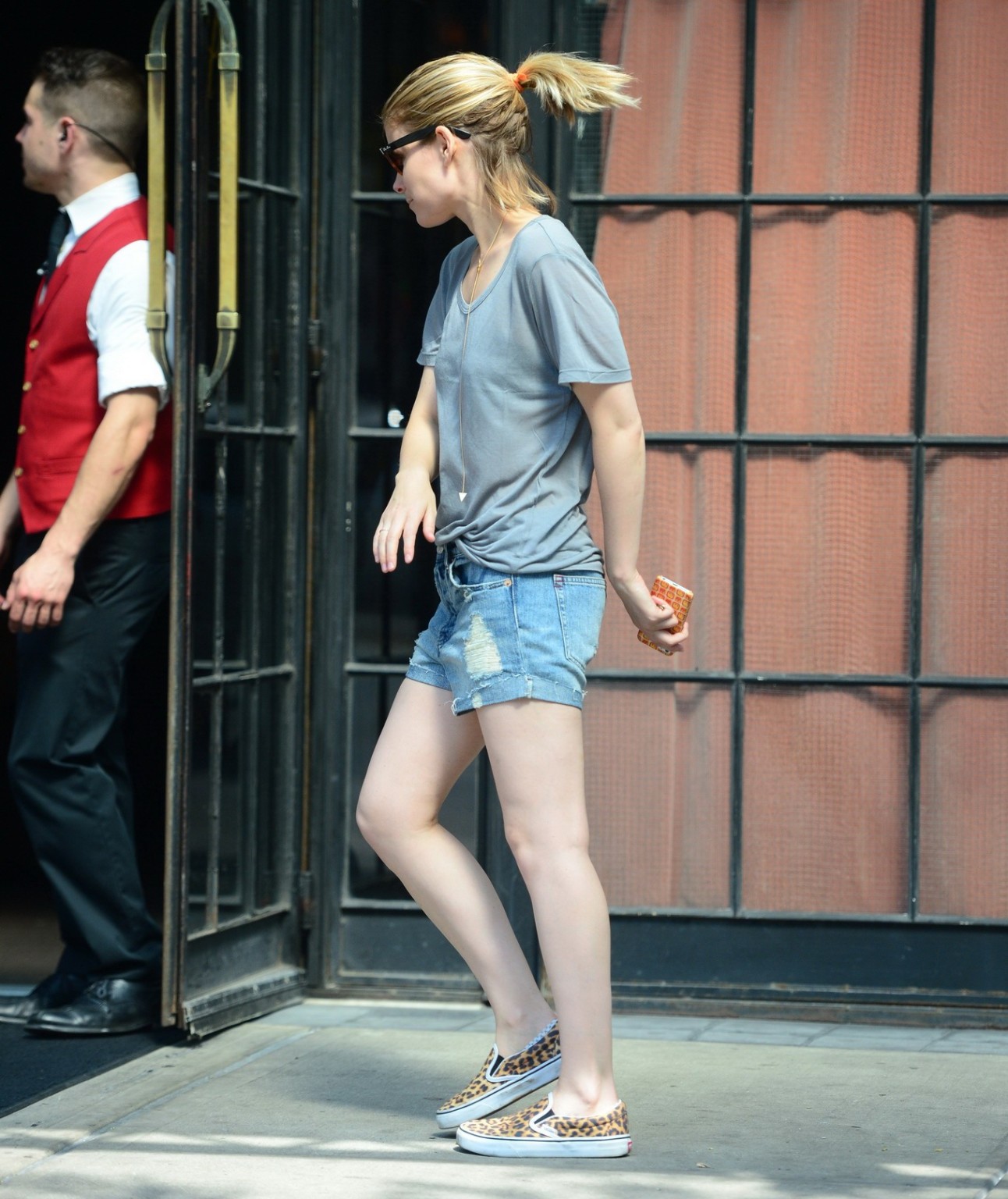 ケイト・マーラ、ニューヨークでブラジャーと脚線美を披露
 #75194114