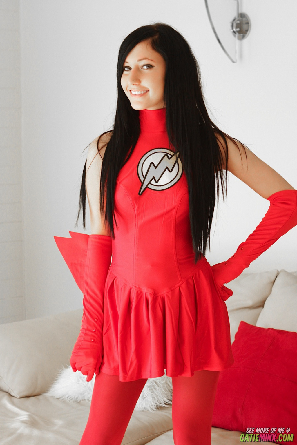 Catie Minx devient le Flash, un super héros sexy.
 #70204302