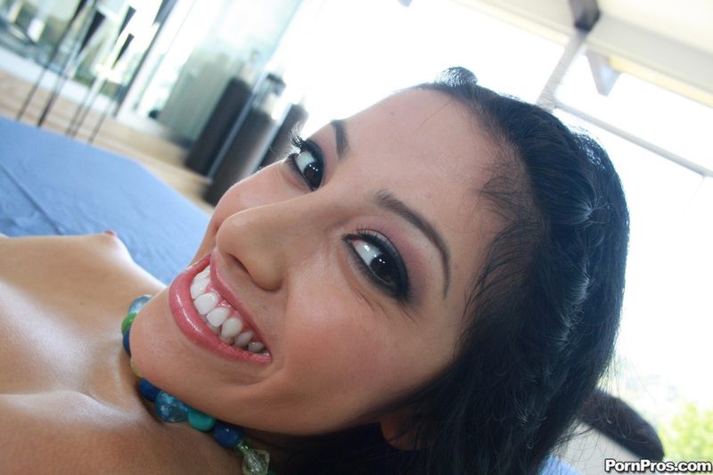 Kimberly gates puede hacer una garganta profunda como una profesional
 #75664503