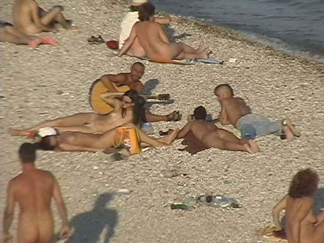 Unbelievable nudist photo 信じられないほどのヌード写真
 #72300404