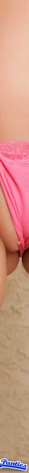 Kayden slip di cotone rosa in topless fuori
 #72635626