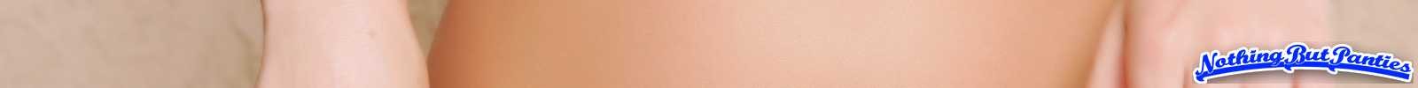 Kayden slip di cotone rosa in topless fuori
 #72635634