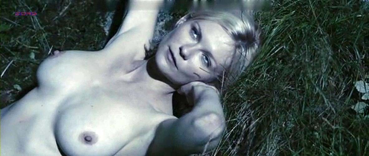 Kirsten Dunst sehr sexy und heiß Bikini und topless Fotos
 #75287179