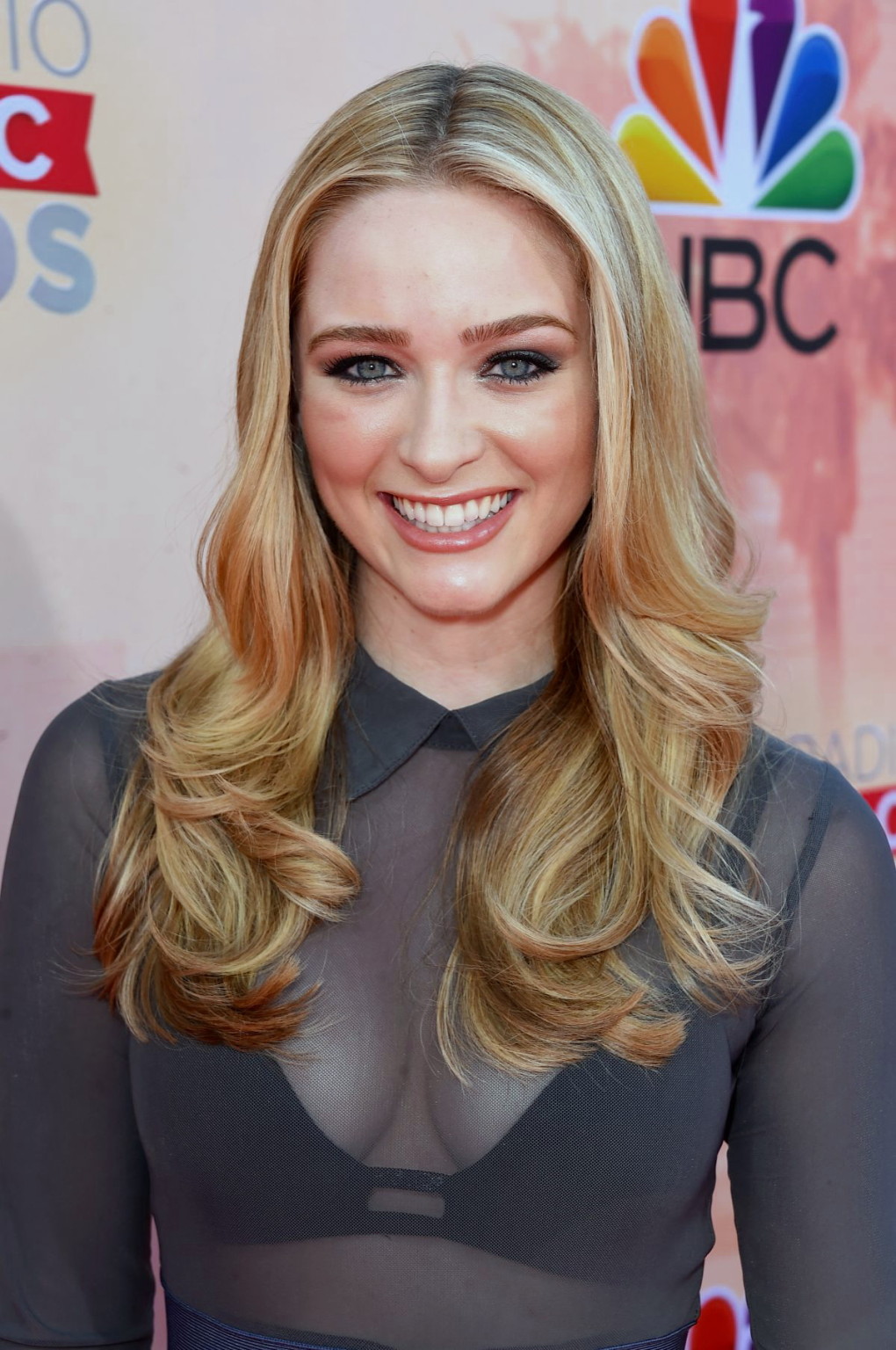 Greer grammer sin sujetador en los premios iheartradio music 2015 en los angeles
 #75168502