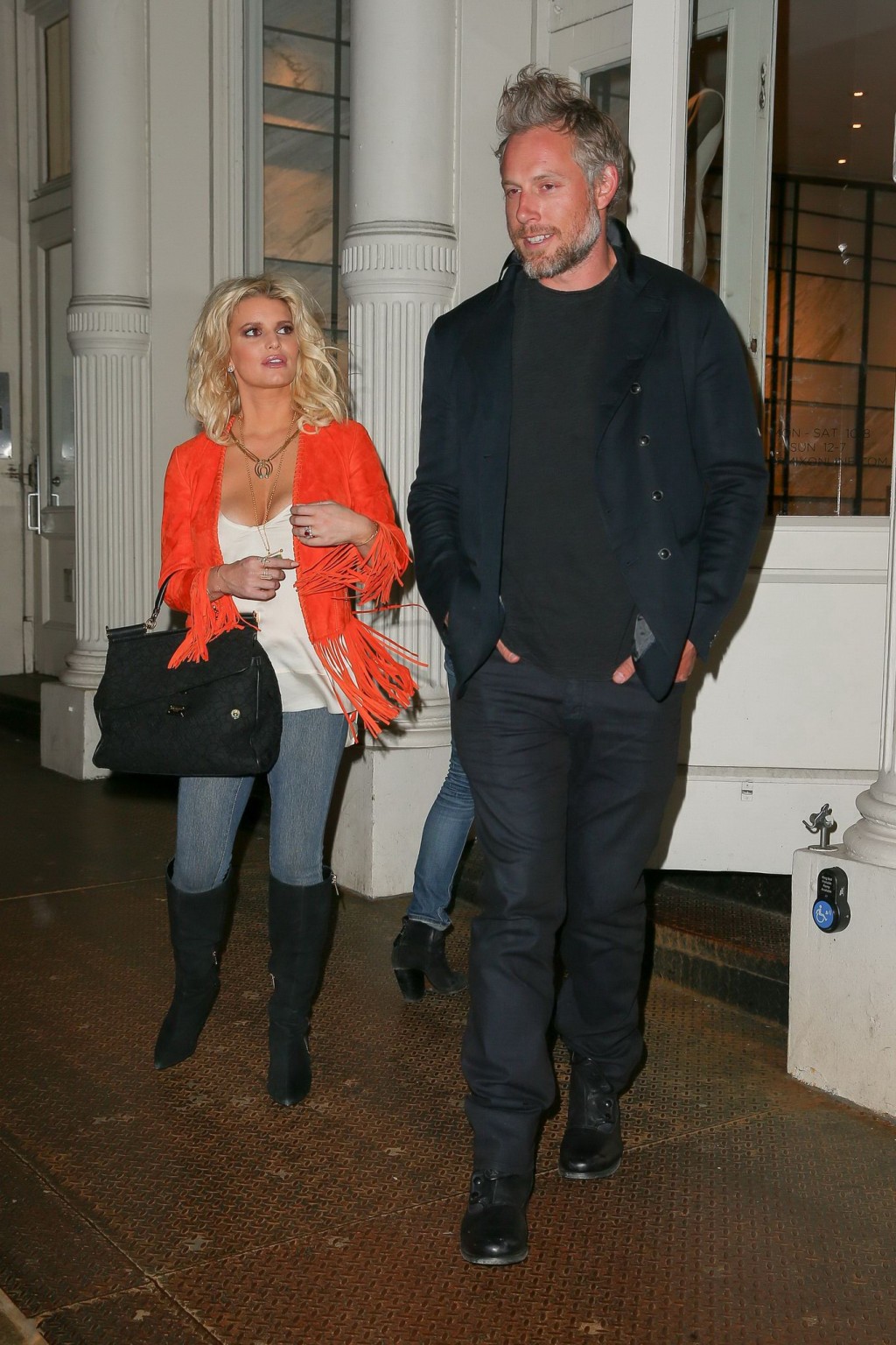 Jessica simpson vollbusig in knappem Freizeitoutfit in nyc
 #75170095